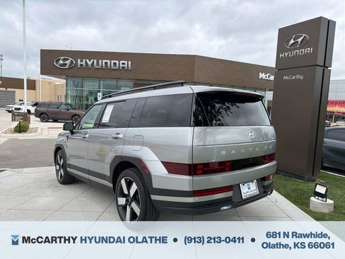 Certified 2024 Hyundai Santa Fe Limited FWD image 17
