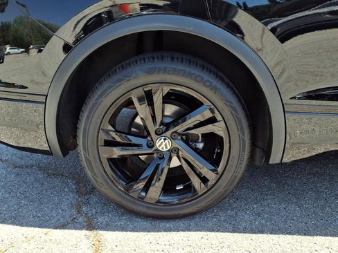 Used 2023 Volkswagen Tiguan SE R-Line FWD image 4