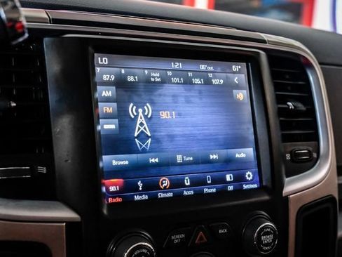 Used 2018 RAM 2500 SLT w/ Cold Weather Group AWD/4WD image 27