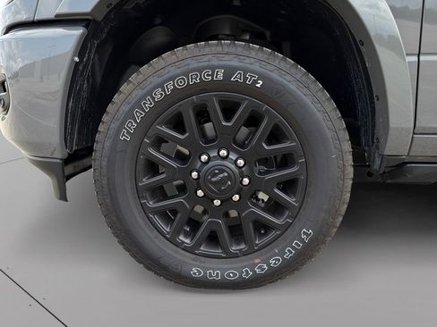 Used 2025 RAM 3500 Limited AWD/4WD image 23