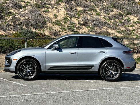 New 2026 Porsche Macan image 2