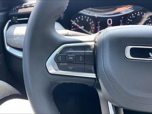 Used 2025 Jeep Compass Latitude AWD/4WD image 20