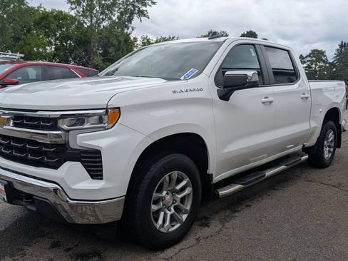 Used 2024 Chevrolet Silverado 1500 LT AWD/4WD image 2