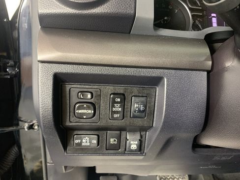 Used 2019 Toyota Tundra SR5 w/ SR5 Upgrade Package image 17