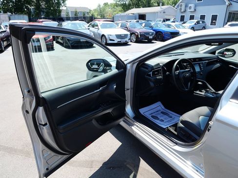Used 2020 Toyota Camry LE w/ Fleet Convenience Package FWD image 16