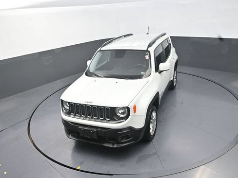 Used 2017 Jeep Renegade Latitude AWD/4WD image 25