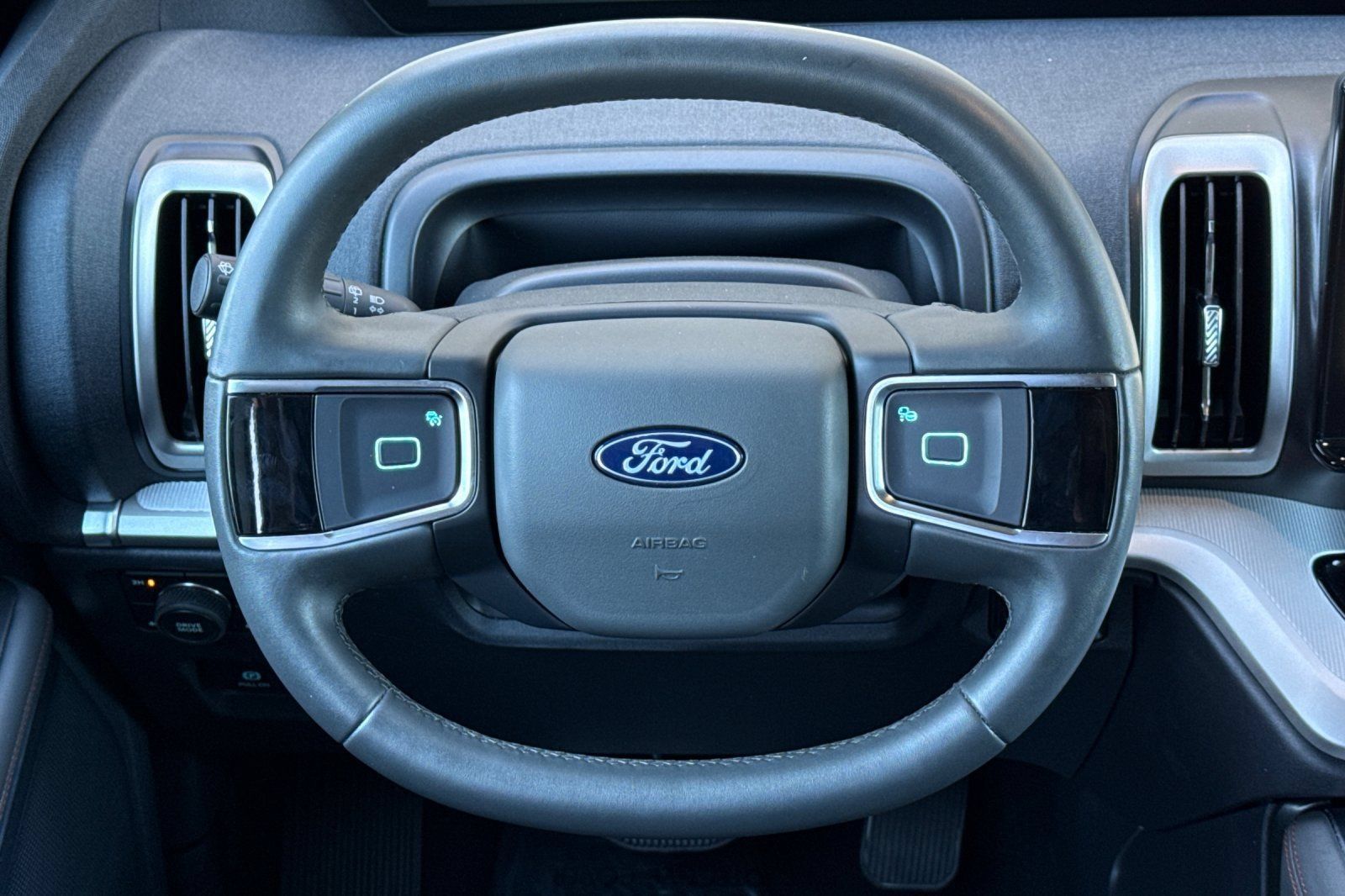 Used 2025 Ford Expedition Active AWD/4WD image 18