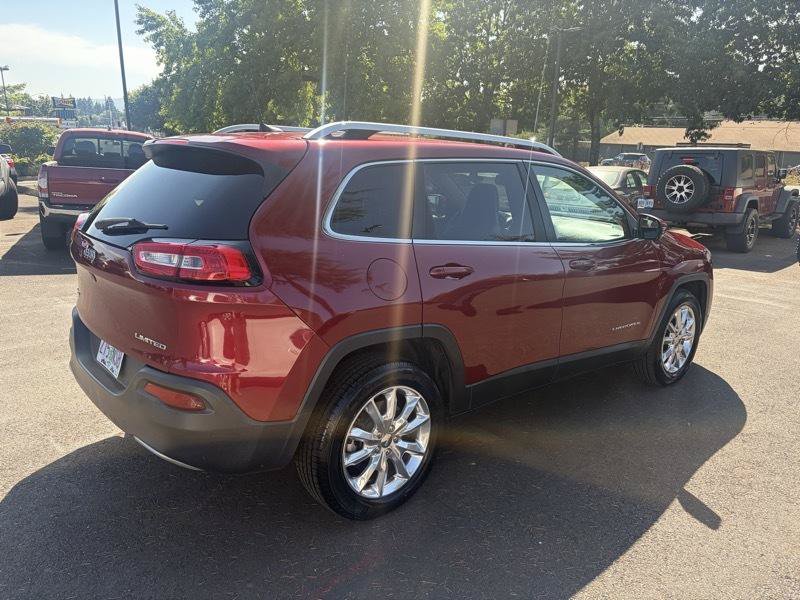 Used 2016 Jeep Cherokee Limited AWD/4WD image 3