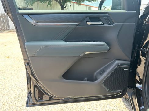 New 2026 GMC Acadia AT4 w/ LPO, Floor Liner Package image 30