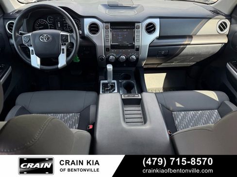 Used 2018 Toyota Tundra SR5 w/ SR5 Upgrade Package AWD/4WD image 28