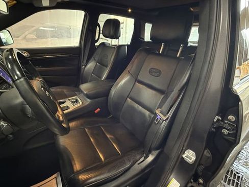 Used 2018 Jeep Grand Cherokee Overland AWD/4WD image 11