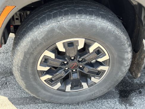 Used 2024 Nissan Frontier PRO-4X w/ Pro Convenience Package AWD/4WD image 13