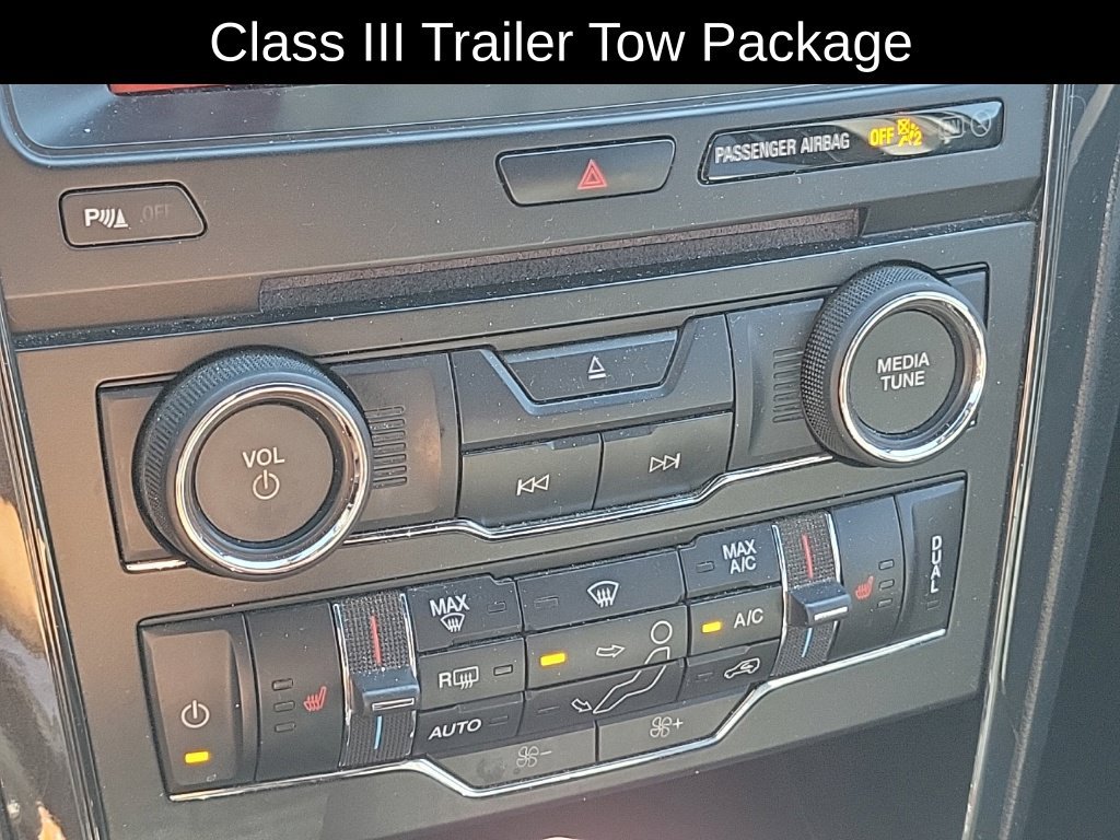 Used 2017 Ford Explorer XLT w/ Equipment Group 202A AWD/4WD image 28