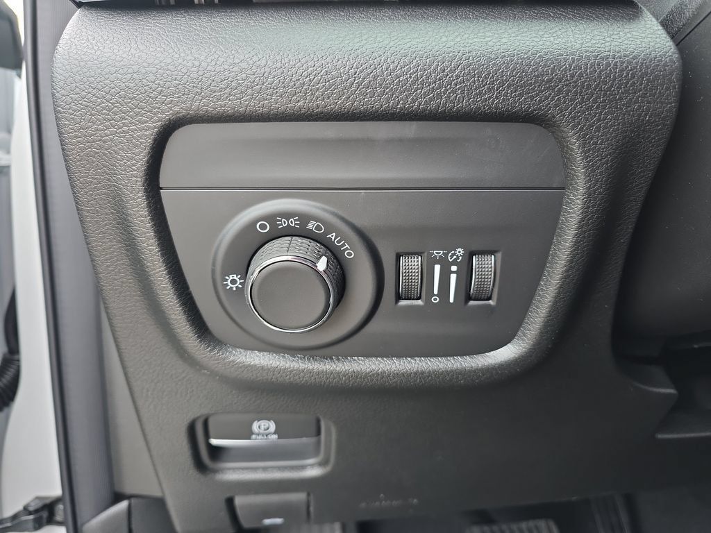 New 2026 Jeep Grand Cherokee Altitude AWD/4WD image 26