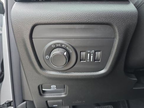 New 2026 Jeep Grand Cherokee Altitude image 26