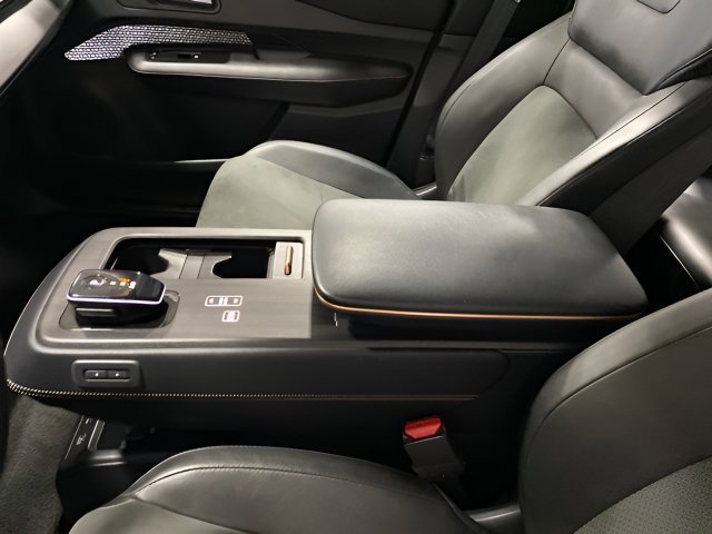 Certified 2023 Nissan Ariya AWD image 17