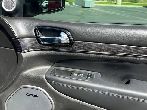 Used 2019 Jeep Grand Cherokee High Altitude AWD/4WD image 17
