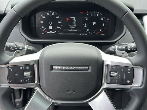 New 2025 Land Rover Discovery S image 14
