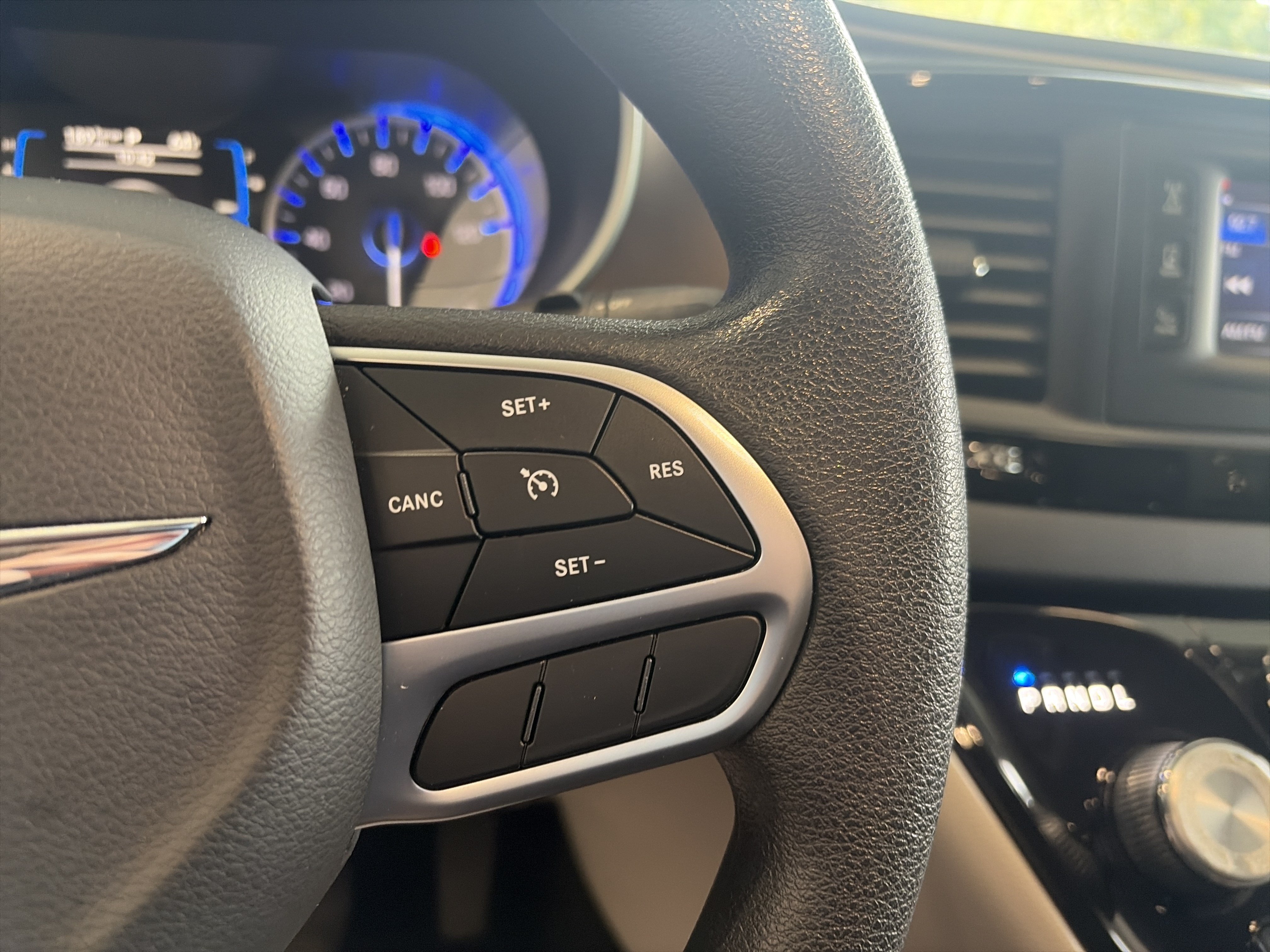 Used 2017 Chrysler Pacifica LX FWD image 24