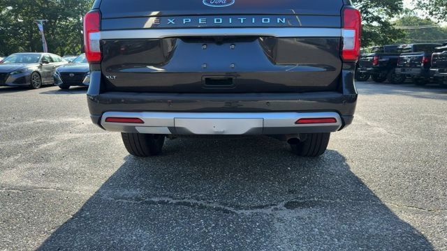 Used 2024 Ford Expedition XLT AWD/4WD image 8