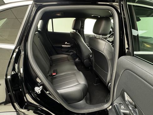 Used 2022 Mercedes-Benz GLA 250 4MATIC image 16