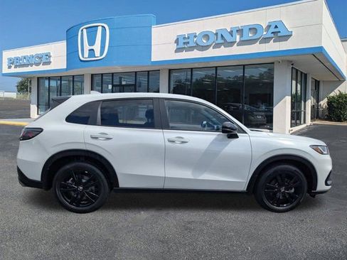 New 2026 Honda HR-V Sport image 3