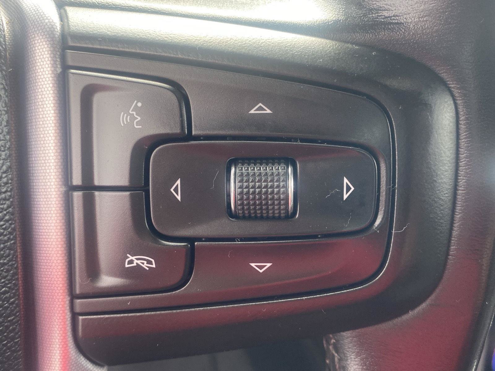 Used 2022 GMC Yukon SLE AWD/4WD image 15