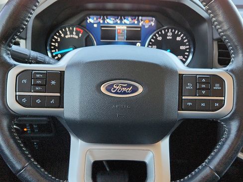 Used 2023 Ford Expedition XLT image 19