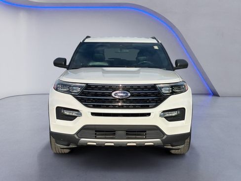 Used 2020 Ford Explorer XLT w/ Equipment Group 202A image 10
