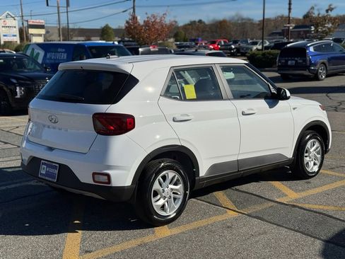 New 2026 Hyundai Venue SE image 5