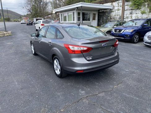 Used 2014 Ford Focus SE FWD image 3