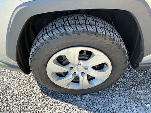 Used 2021 Toyota RAV4 LE w/ Carpet Mat Package (TMS) FWD image 24