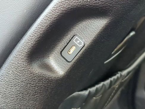 Used 2025 Kia Telluride S image 18