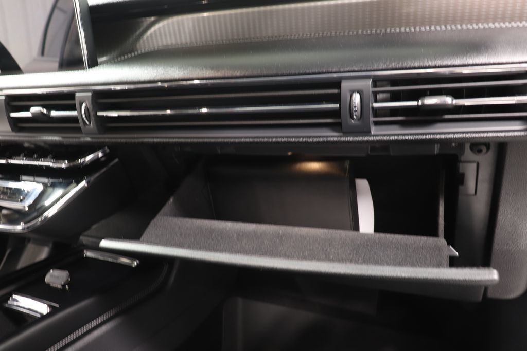 Used 2024 Lincoln Corsair Grand Touring AWD/4WD image 36