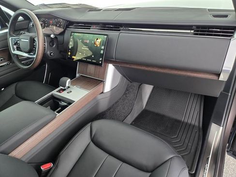 New 2026 Land Rover Range Rover Long Wheelbase Autobiography image 19