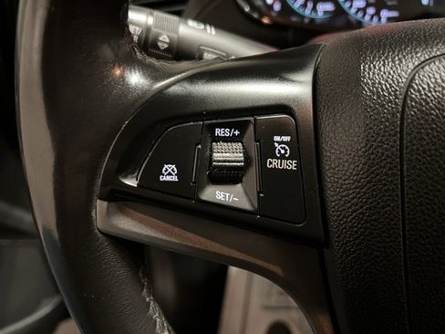 Used 2020 Chevrolet Trax LT w/ LT Convenience Package image 31