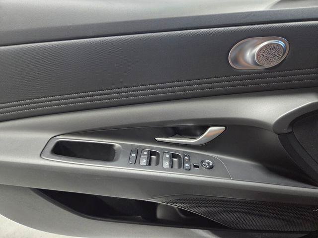 New 2026 Hyundai Elantra Limited FWD image 26