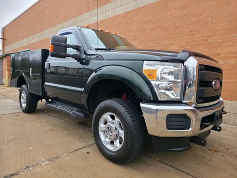 Used 2016 Ford F250 XL w/ XL Appearance Package image 3