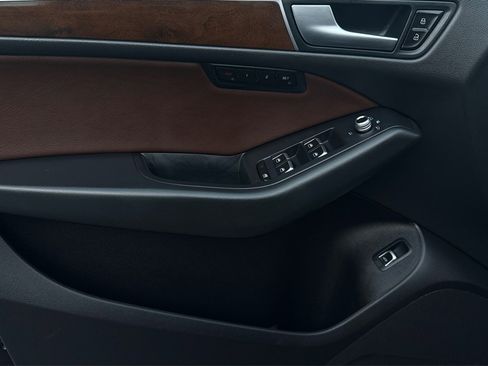 Used 2017 Audi Q5 2.0T Premium Plus w/ Premium Plus Package image 18