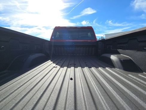 Used 2024 GMC Sierra 2500 SLT w/ SLT Premium Package image 12