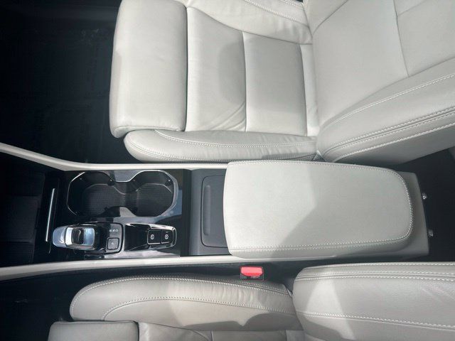 Used 2024 Volvo XC40 B5 Plus w/ Climate Package AWD/4WD image 28