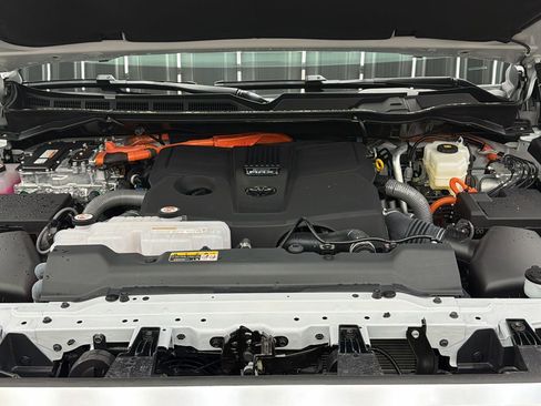 Used 2025 Toyota Tundra Limited image 19