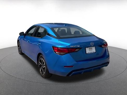 Used 2025 Nissan Sentra SV FWD image 9