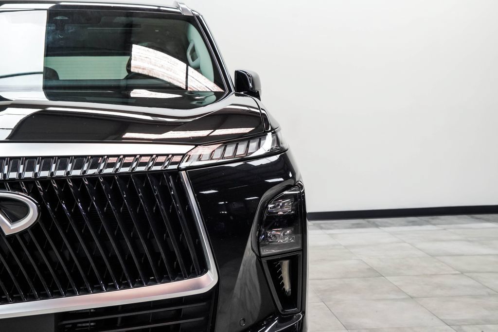 Used 2025 INFINITI QX80 Sensory AWD/4WD image 8