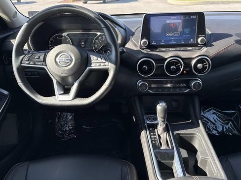 Used 2023 Nissan Sentra SR w/ SR Premium Package FWD image 3