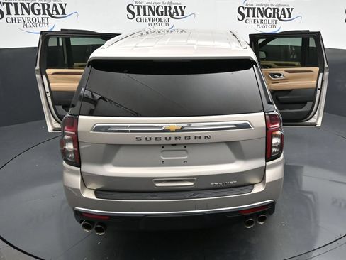 Used 2024 Chevrolet Suburban Premier RWD image 35