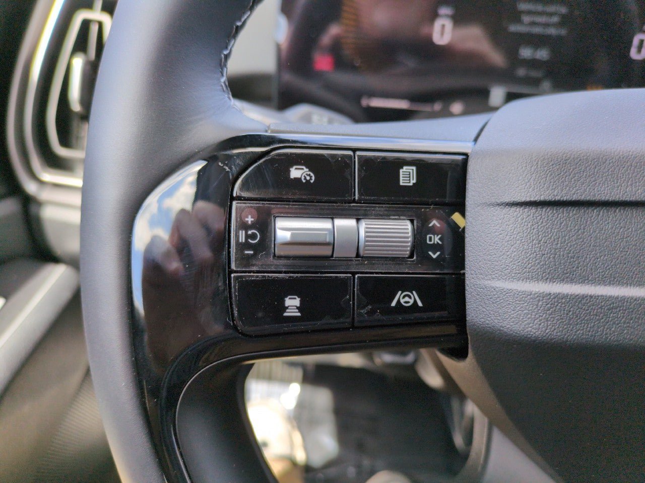 New 2026 Kia Sorento LX FWD image 19