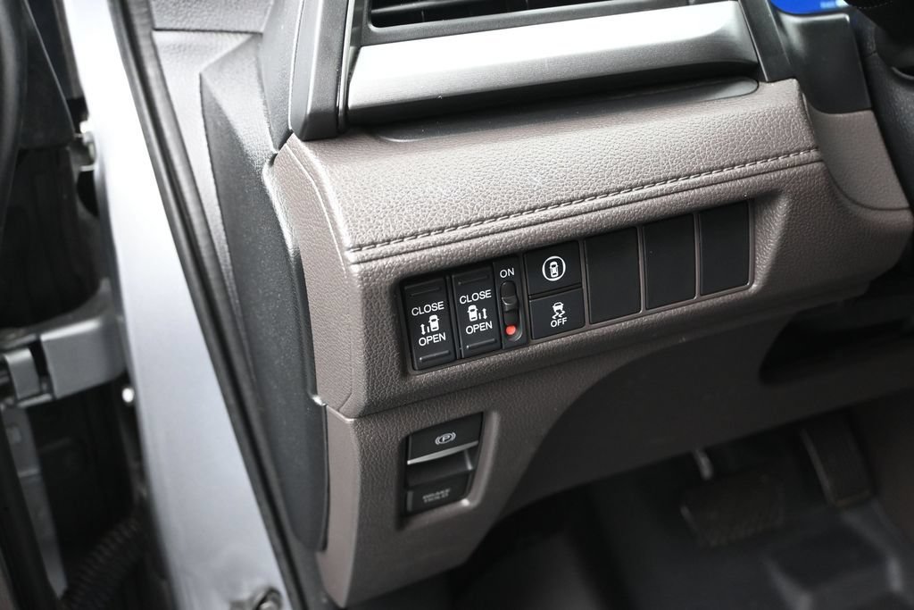 Certified 2023 Honda Odyssey EX image 19