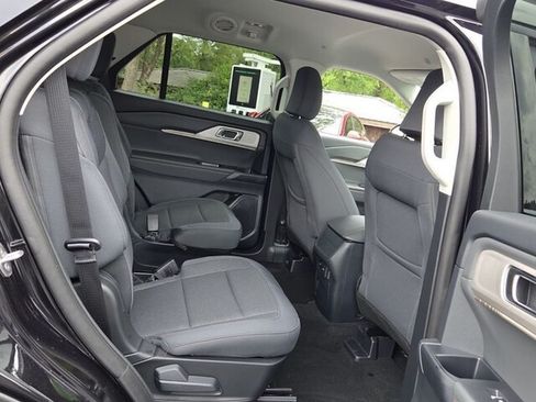 New 2026 Ford Explorer Active RWD image 17