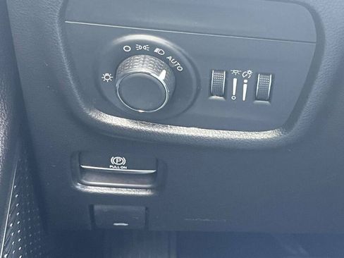 Used 2023 Jeep Grand Cherokee L Laredo AWD/4WD image 34